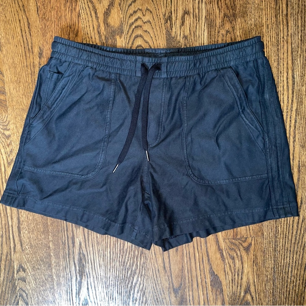 Athleta black farallon short - size 12T - NWOT